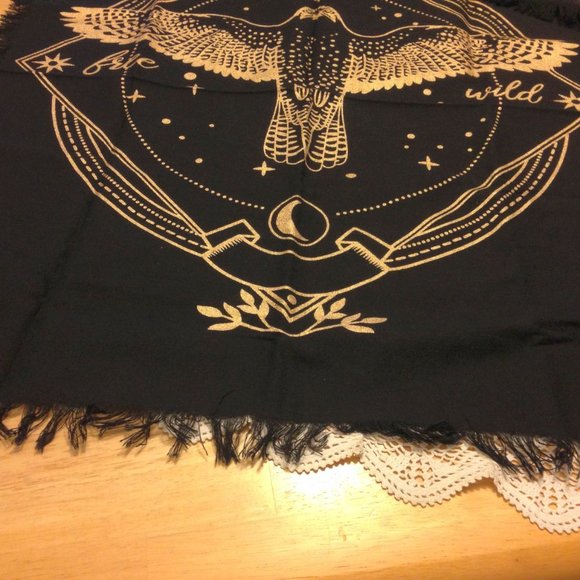 Free, Wild Altar Cloth - gold and black, New, Beautiful, Ornate - Picture 3 of 3